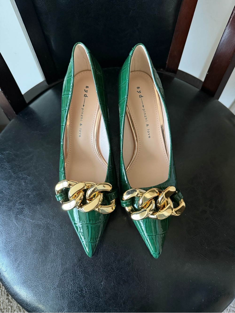 Green Croc-Embossed Pointed Toe Pumps with Gold Chain